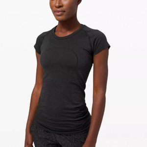 Lululemon Run Swiftly Tech Short Sleeve Crew Size 4